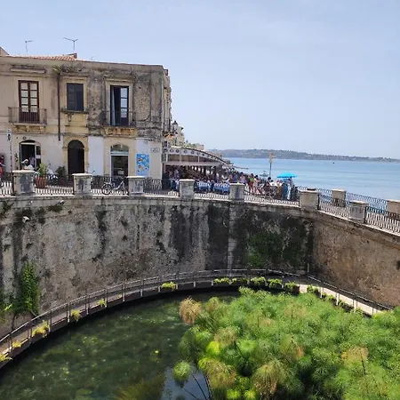 Nyaraló Al Settimo Porta Marina Szirakúza